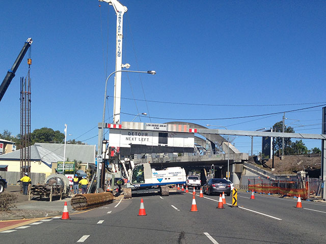 Annerley-bridge-strike-protection--beam-installation-03